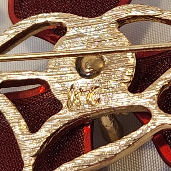 Kenneth Cole Red Mesh Poinsettia Brooch Pin Holiday Christmas Enamel Rhinestone - Picture 4 of 5